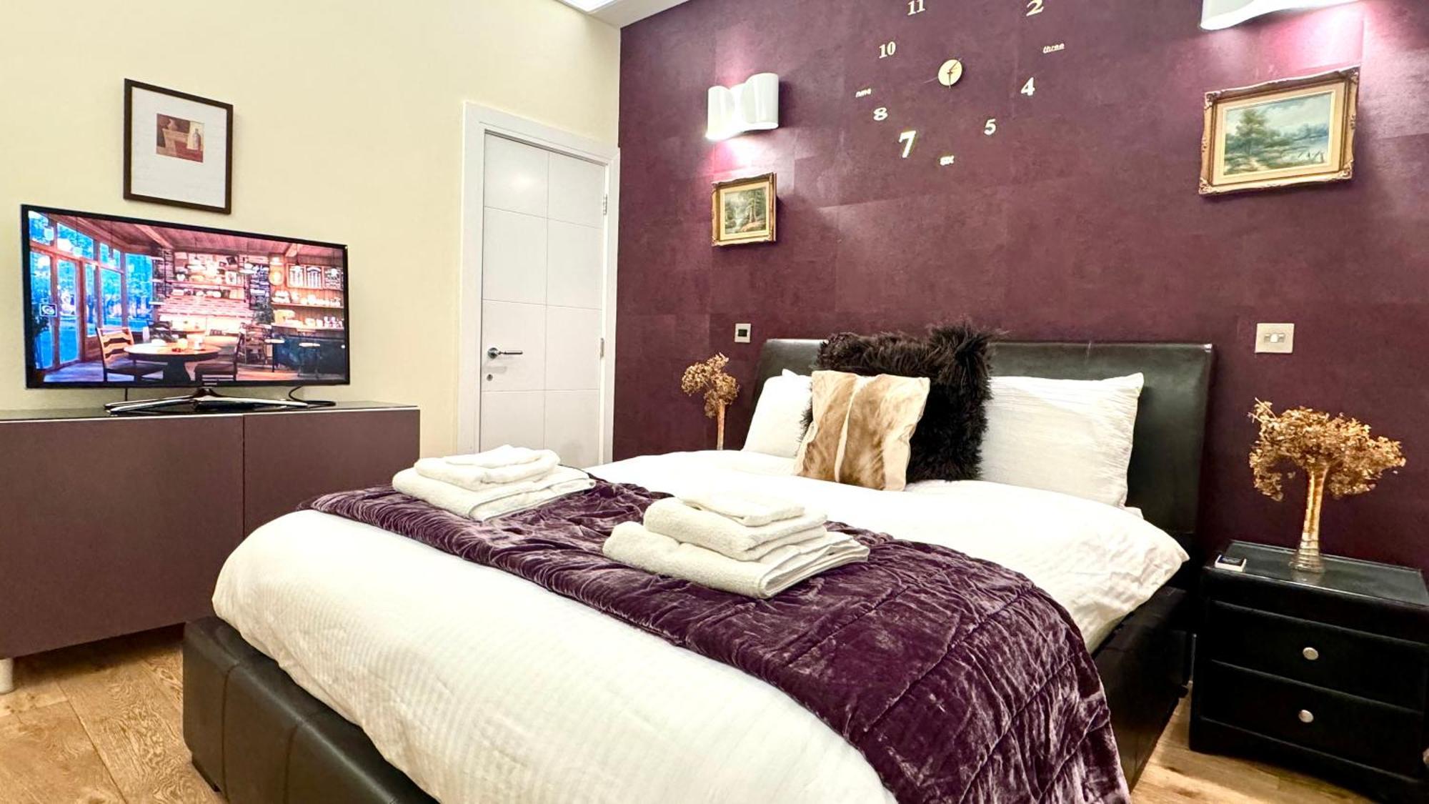 2 Bedroom In South Kensington By Wild London