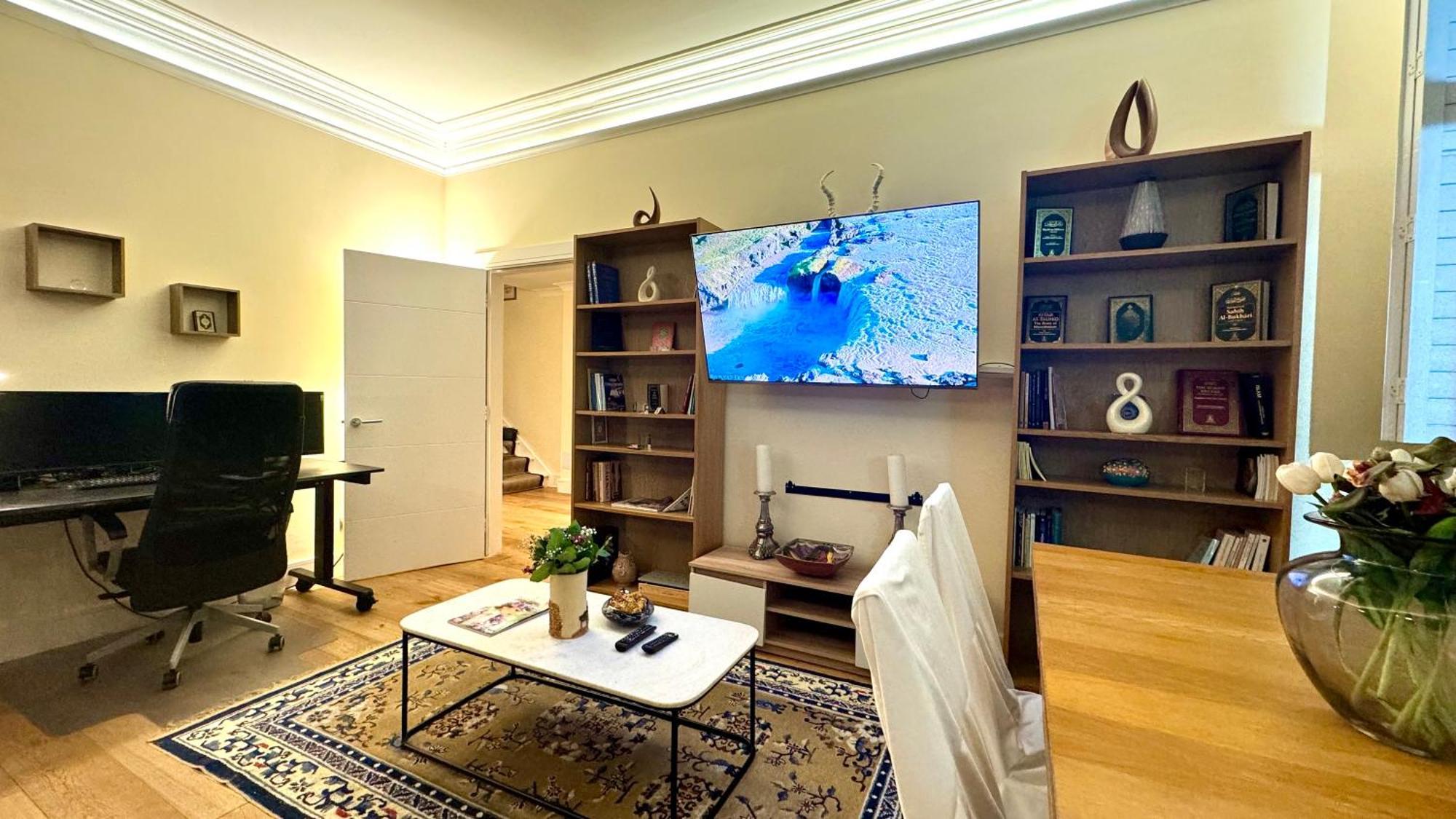 2 Bedroom In South Kensington By Wild *