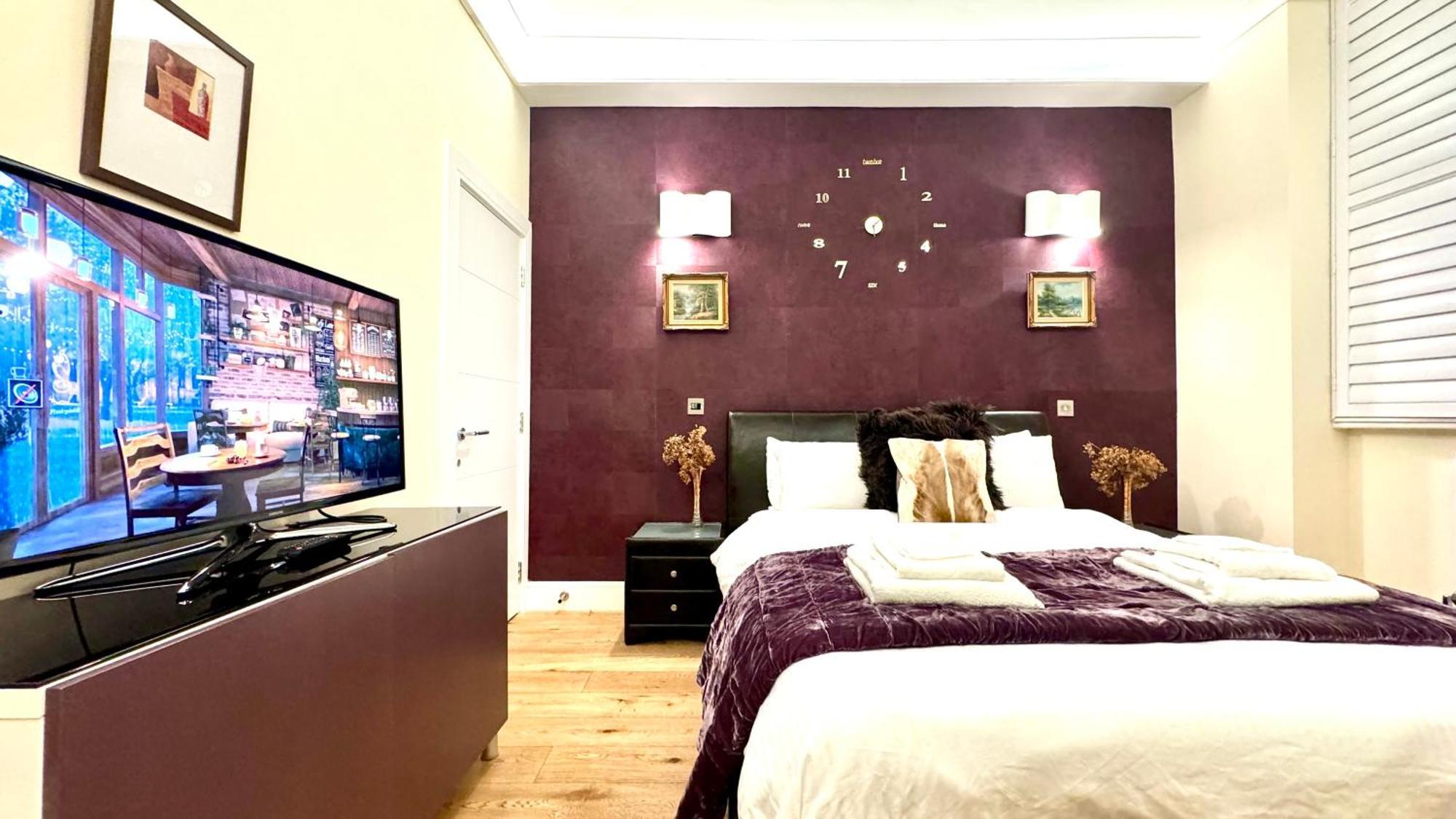 2 Bedroom In South Kensington By Wild Apartment London