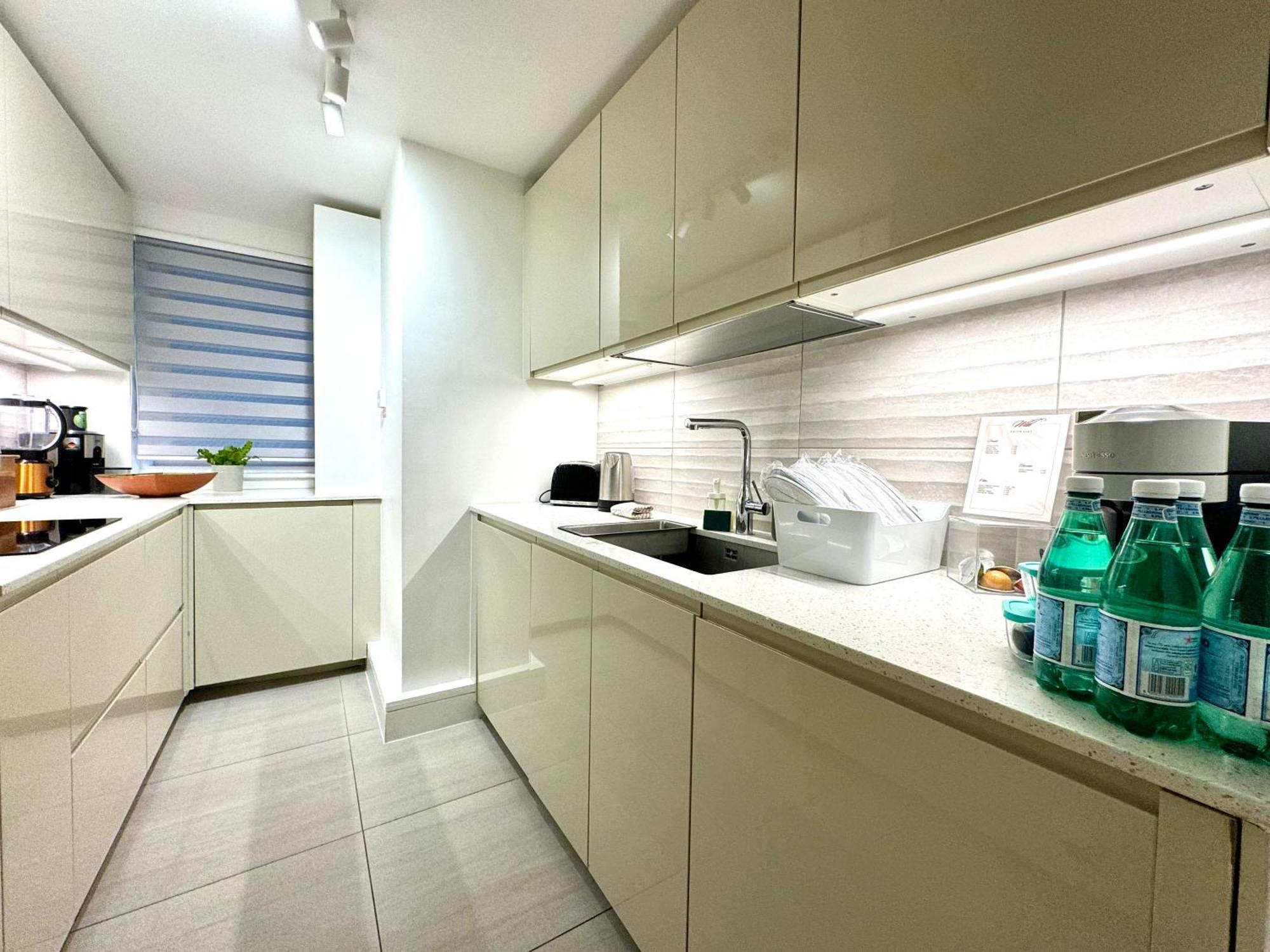 2 Bedroom In Central South Kensington By Wild London